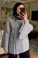 Feyza Hakyemez'in Tercihi Bağcık Detaylı Triko Hırka-Gri