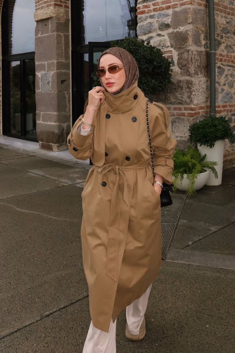 Seda Arslan Yüksek Yaka Oversize Trençkot-Camel