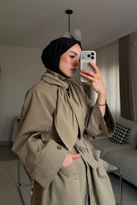 Enise Göçer'in Tercihi Şal Detaylı Premium Trençkot-Camel