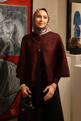 Feyza Hakyemez'in Tercihi Pelerinli Triko Hırka