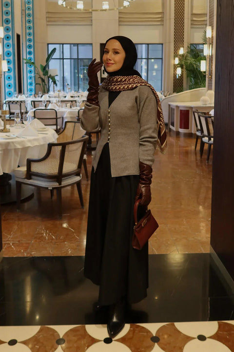 Feyza Hakyemez'İn Tercihi V Yakalı Triko Hırka-Gri - VESNA
