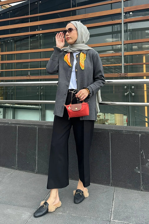 Tuğba Kalyon'un Tercihi Fırfır Detaylı Triko Hırka