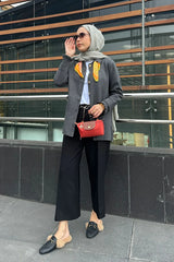 Tuğba Kalyon'un Tercihi Fırfır Detaylı Triko Hırka