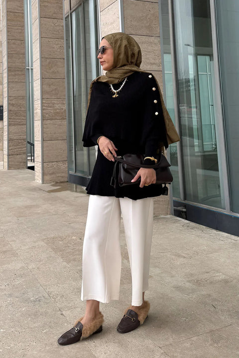 Tuğba'nın Tercihi Gold Düğmeli Pelerinli Triko Kazak-Siyah