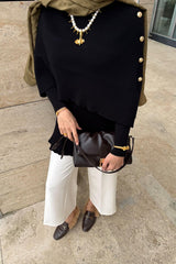 Tuğba'nın Tercihi Gold Düğmeli Pelerinli Triko Kazak-Siyah