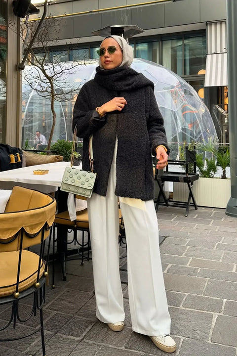 Tuba Kalyon'un Tercihi Buklet Atkılı Kaban