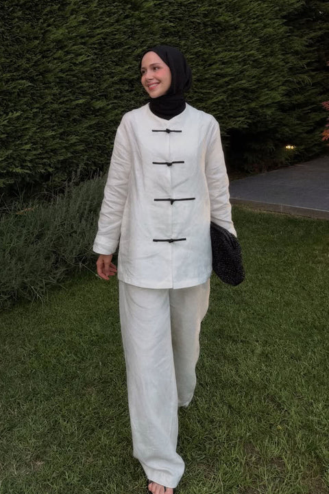 Feyza Hakyemez'in Tercihi %100 Keten Kontrast Düğmeli Ceket