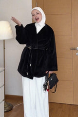 Şeyma Polat Damar'ın Tercihi Deri Kemerli Fox Kaban